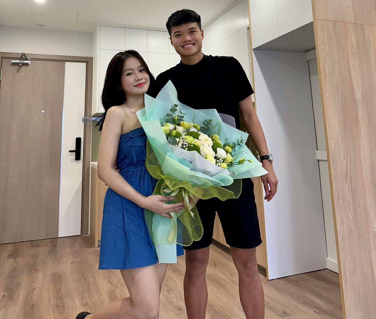 Nàng WAGs xinh đẹp khiến sao trẻ Hà Nội FC “vượt” 1.700km- Ảnh 2.