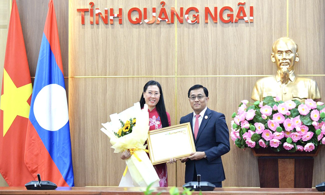 3 lãnh đạo Quảng Ngãi được Nhà nước Cộng hòa Dân chủ Nhân dân Lào tặng Huân chương- Ảnh 3.