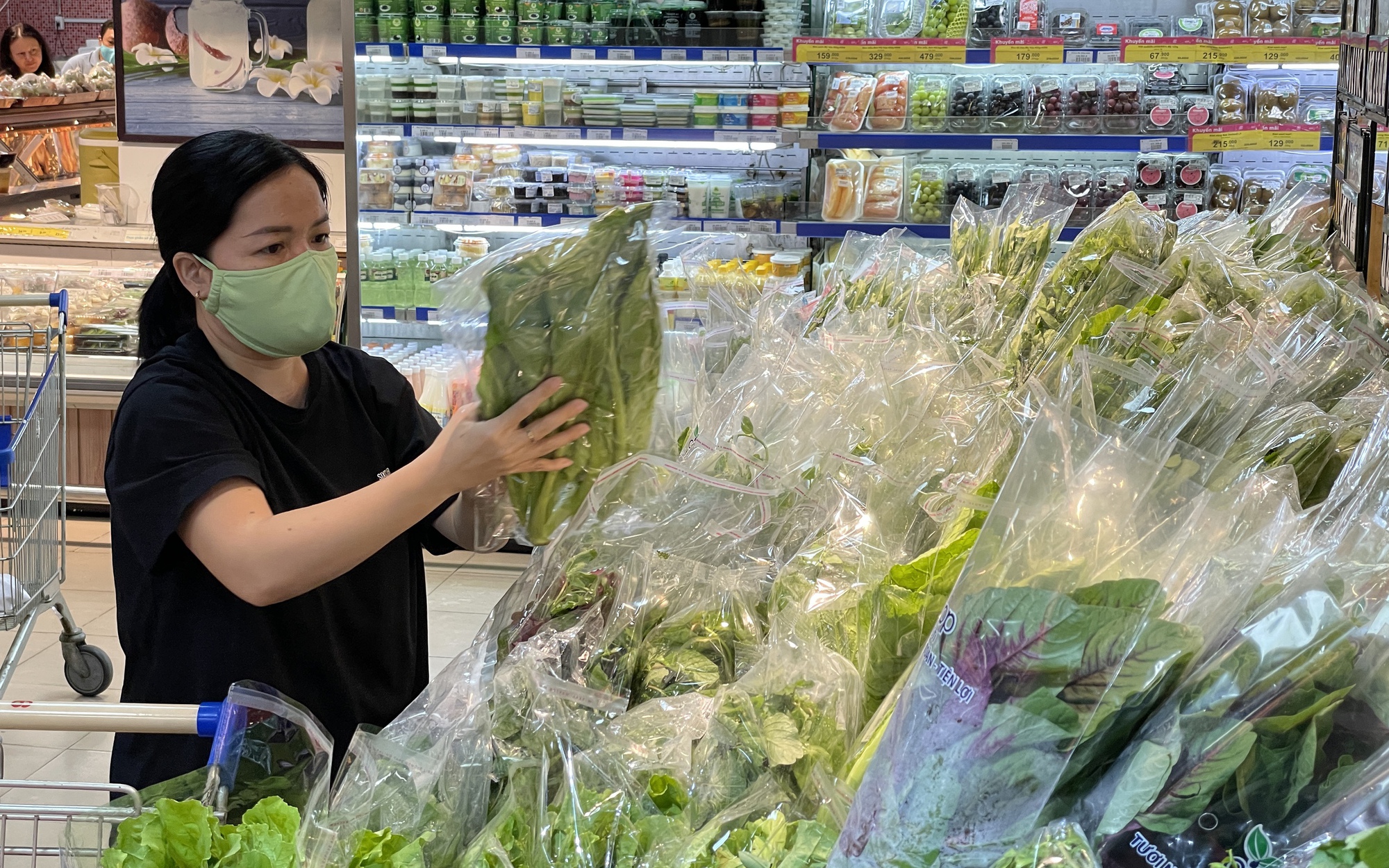 Saigon Co.op ồ ạt mở siêu thị mới, đấu lại Big C, Aeon - Ảnh 2.