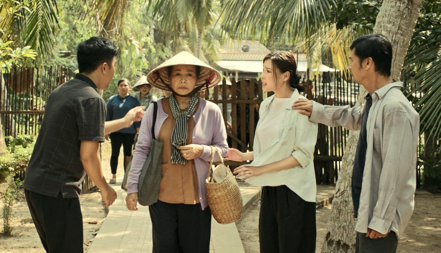 "Bà già đi bụi" hay cú lội ngược dòng của Nghệ sĩ Ưu tú Minh Trang sau nhiều năm xa rời điện ảnh- Ảnh 2.