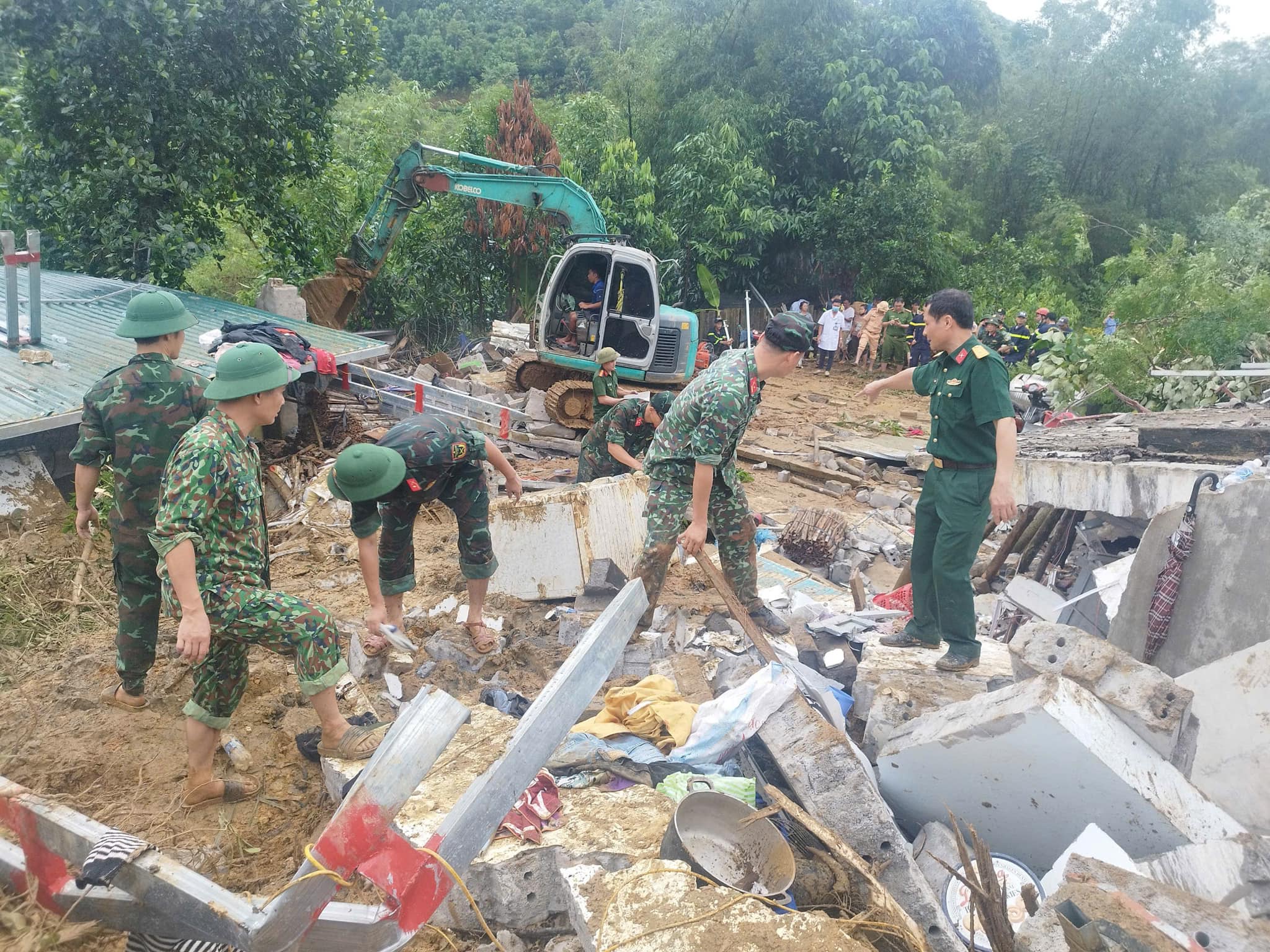 Thông tin mới nhất vụ sạt lở ở Hà Giang, 4 người chết, mất tích  - Ảnh 1.