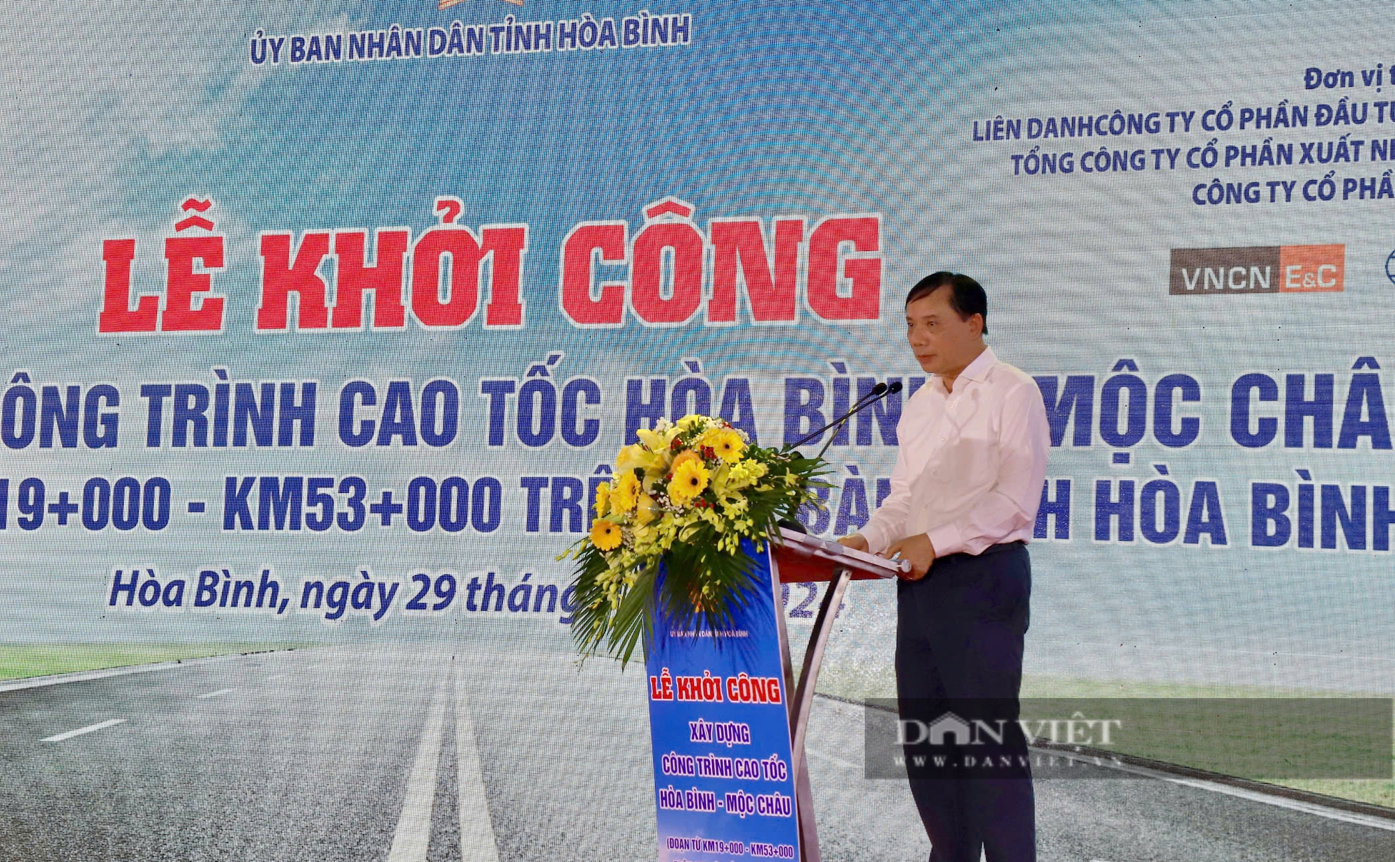 Thủ tướng Chính phủ Phạm Minh Chính dự Lễ khởi công cao tốc Hòa Bình – Mộc Châu gần 10.000 tỷ đồng - Ảnh 2.