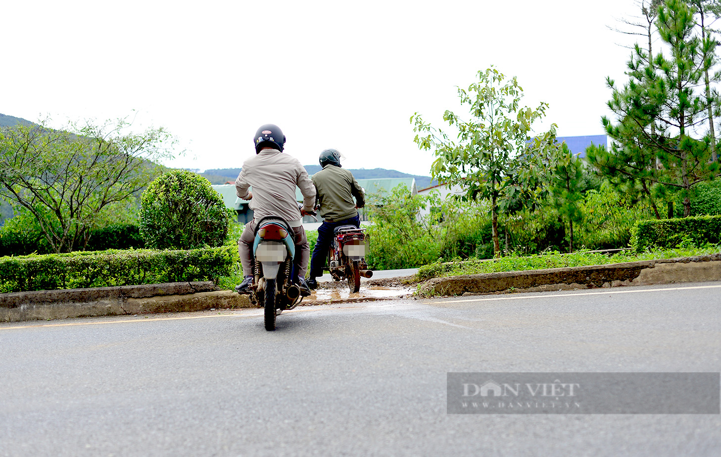 Tài xế giật mình trên cao tốc Liên Khương - Prenn vì xe máy đi ngược chiều, cắt ngang đường - Ảnh 5.