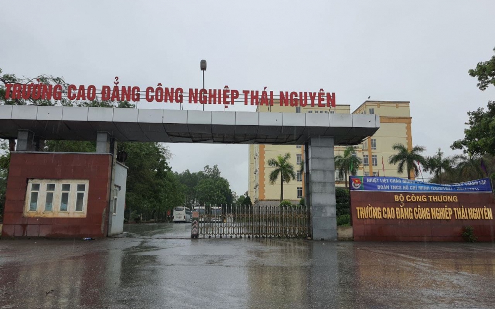 Chưa rõ nguyên nhân 13 học sinh ở Thái Nguyên nhập viện - Ảnh 2.