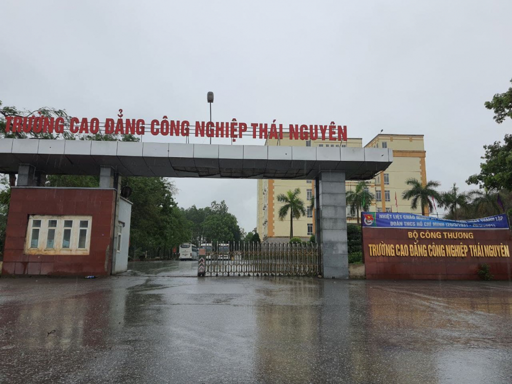 14 học sinh Trường Cao đẳng Công nghiệp Thái Nguyên nhập viện chưa rõ nguyên nhân, 1 trường hợp tử vong - Ảnh 1.