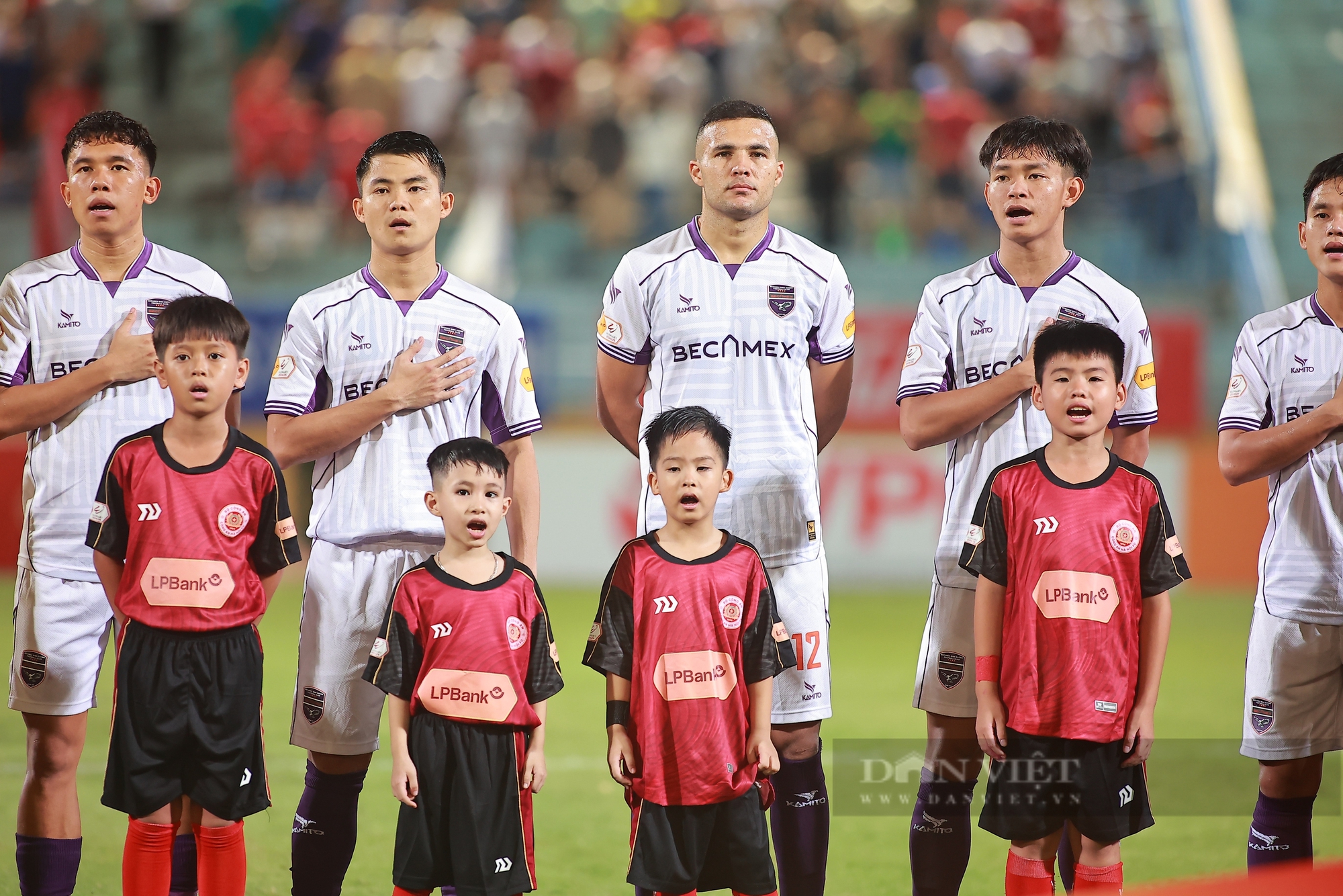 Tiến Linh "tịt ngòi", CLB CAHN may mắn chiến thắng trước B.Bình Dương- Ảnh 3.