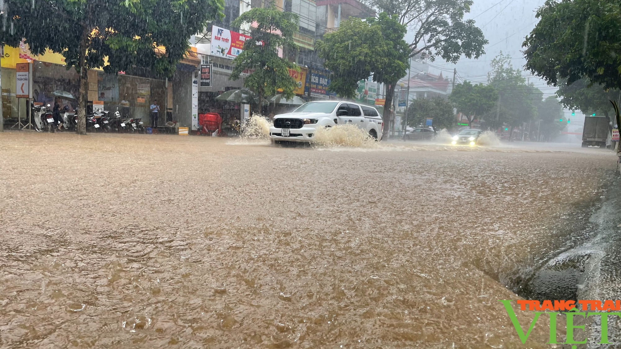 Sơn La chủ động phòng tránh, ứng phó, giảm thiểu thiệt hại do mưa lớn - Ảnh 1.