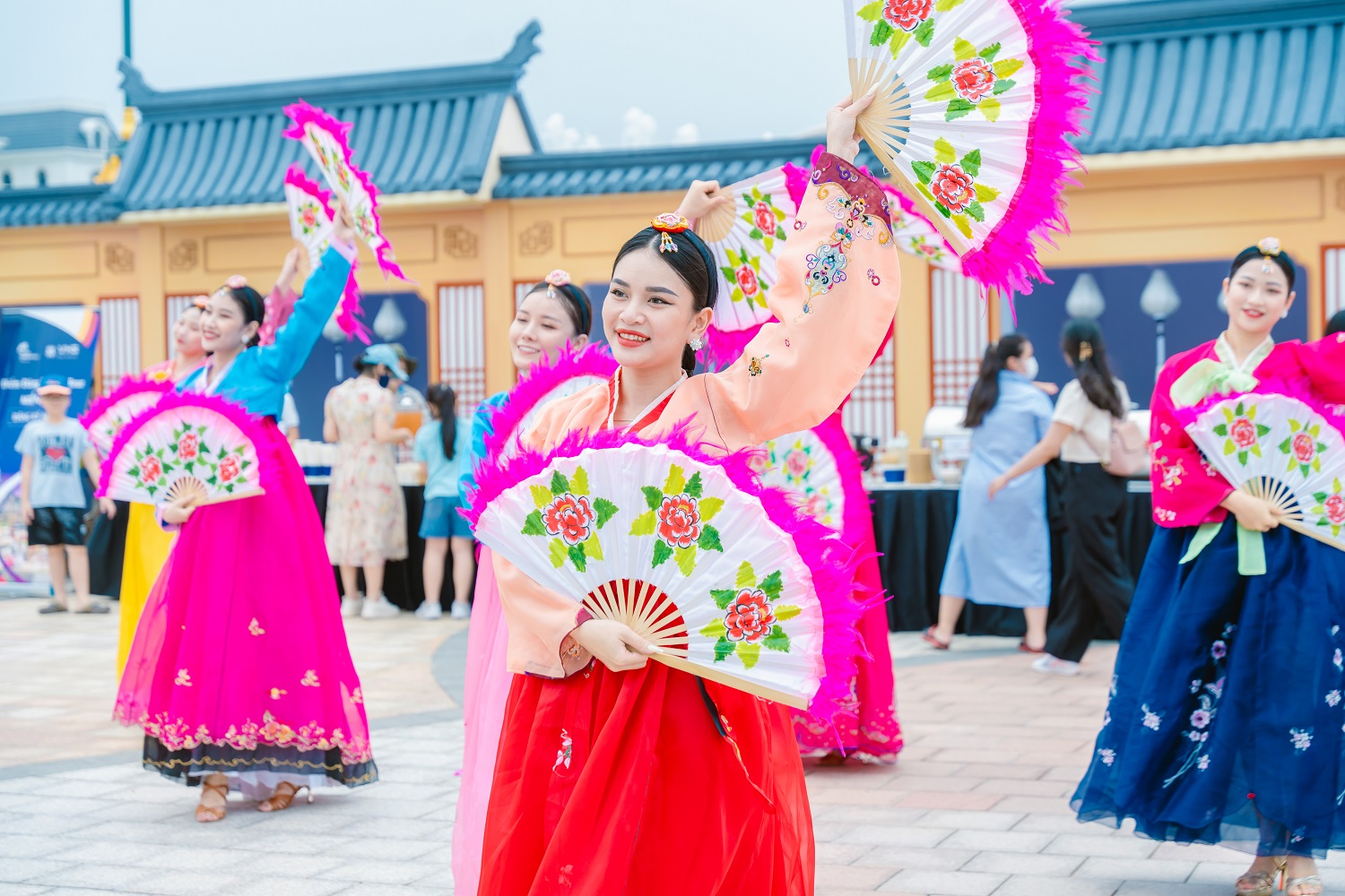 8WONDER Moon Festival: Điểm đến lý tưởng cho gia đình dịp Trung thu