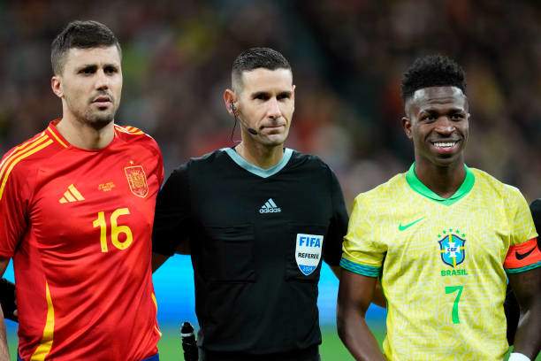 Đề cử Quả Bóng Vàng 2024: Vinicius "đấu tay đôi" với Rodri? - Ảnh 1.