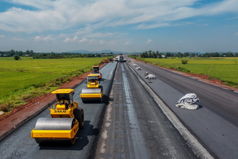 Thủ tướng đưa hàng loạt giải pháp “thúc” giải ngân đầu tư công - Ảnh 1.