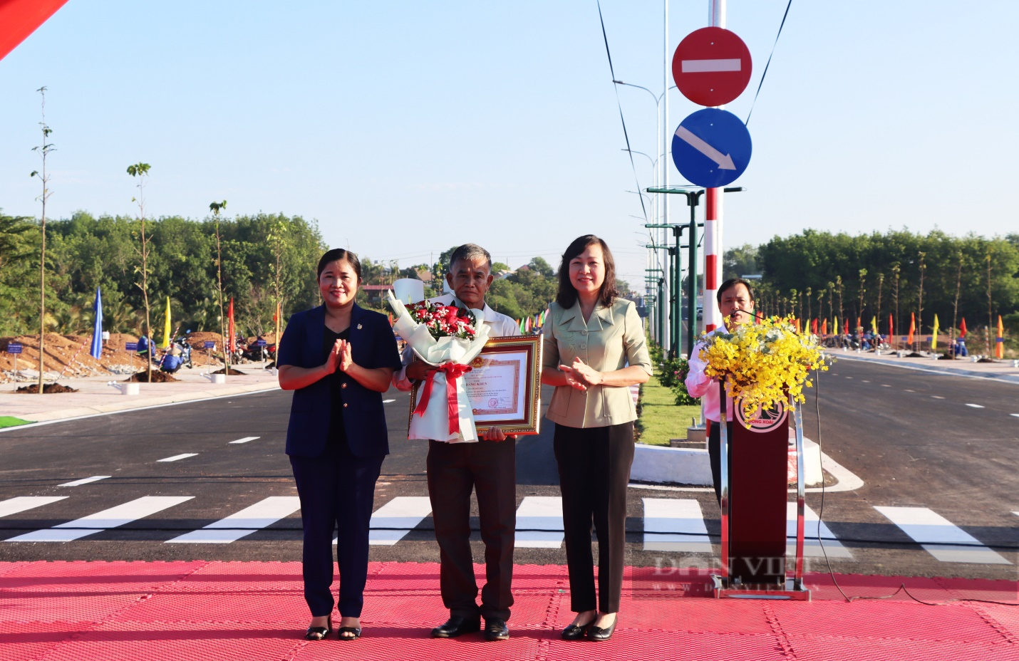 Bình Phước lan tỏa phong trào “Dân vận khéo, việc phố, việc làng; đất vàng cũng hiến” - Ảnh 2.