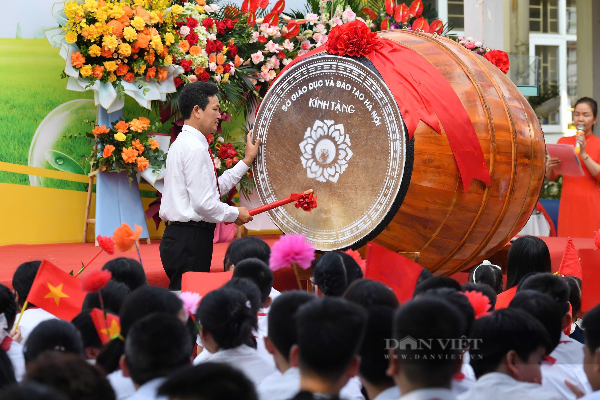 Lễ khai giảng tại ngôi trường đặc biệt nhất Hà Nội: Học sinh dùng tay "hát" Quốc ca- Ảnh 5.