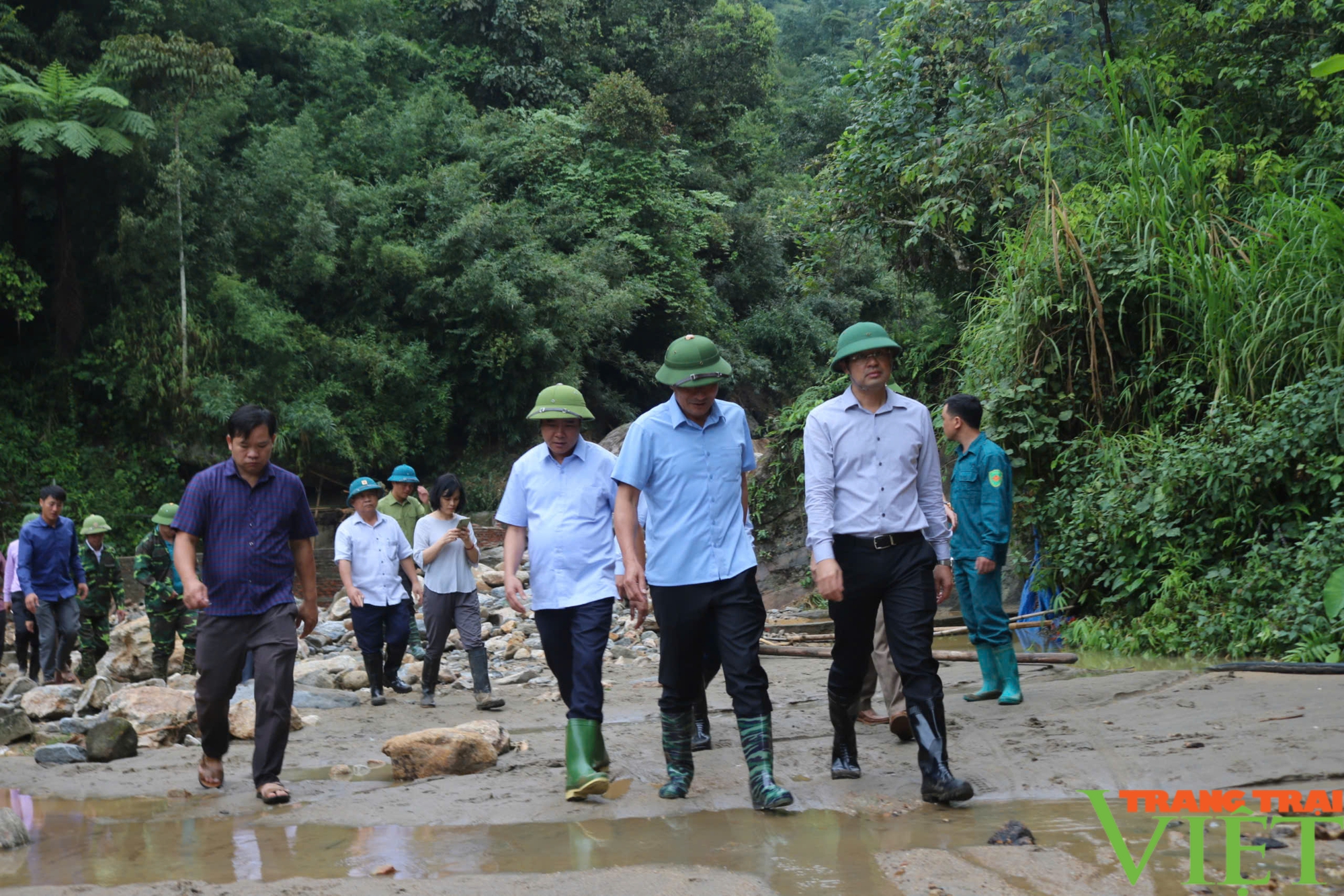 Chủ tịch UBND tỉnh Lào Cai chỉ đạo các địa phương chủ động triển khai, ứng phó với cơn bão số 3 - Ảnh 2.