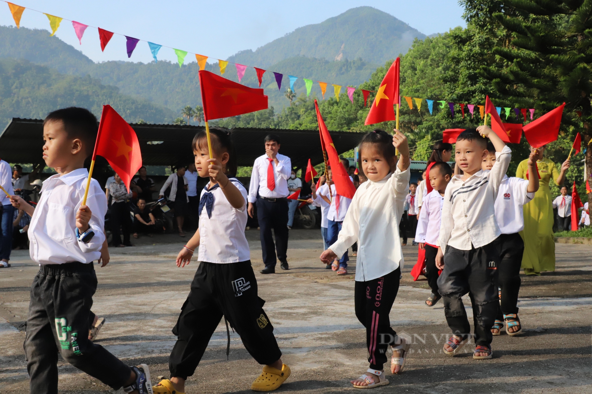 Hơn 269.600 học sinh ở Hà Giang bước vào năm học mới - Ảnh 3.