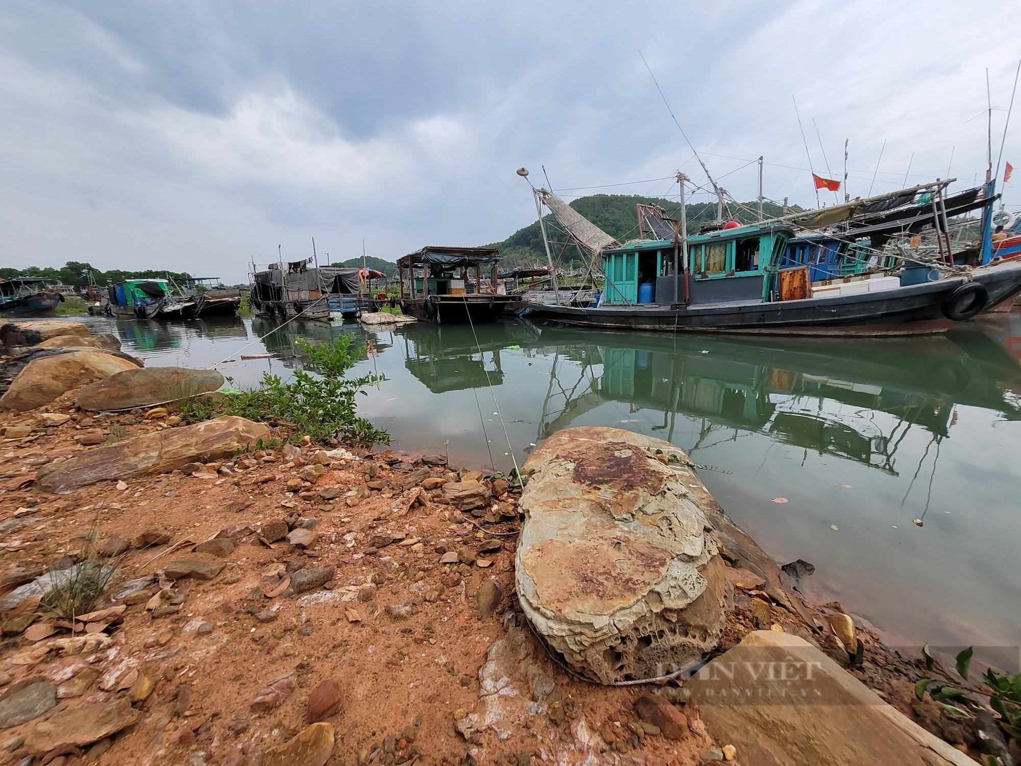 Quảng Ninh: Cấm biển từ 11 giờ ngày 6/9, đình hoãn các cuộc họp không cấp bách ứng phó bão số 3 - Ảnh 1.