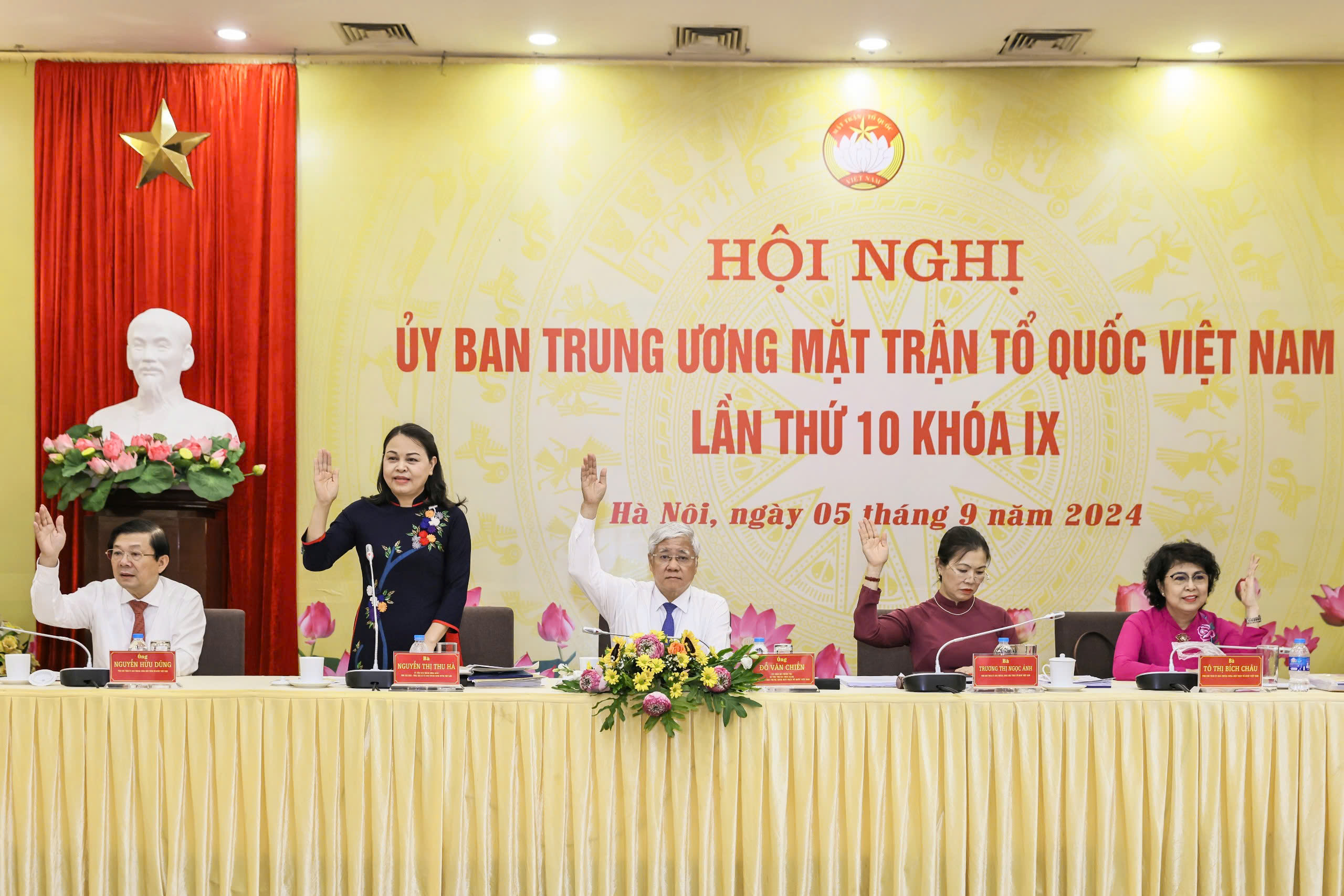 Hội Cựu Công an nhân dân và Hiệp hội Công chứng viên gia nhập Mặt trận Tổ quốc Việt Nam- Ảnh 1.