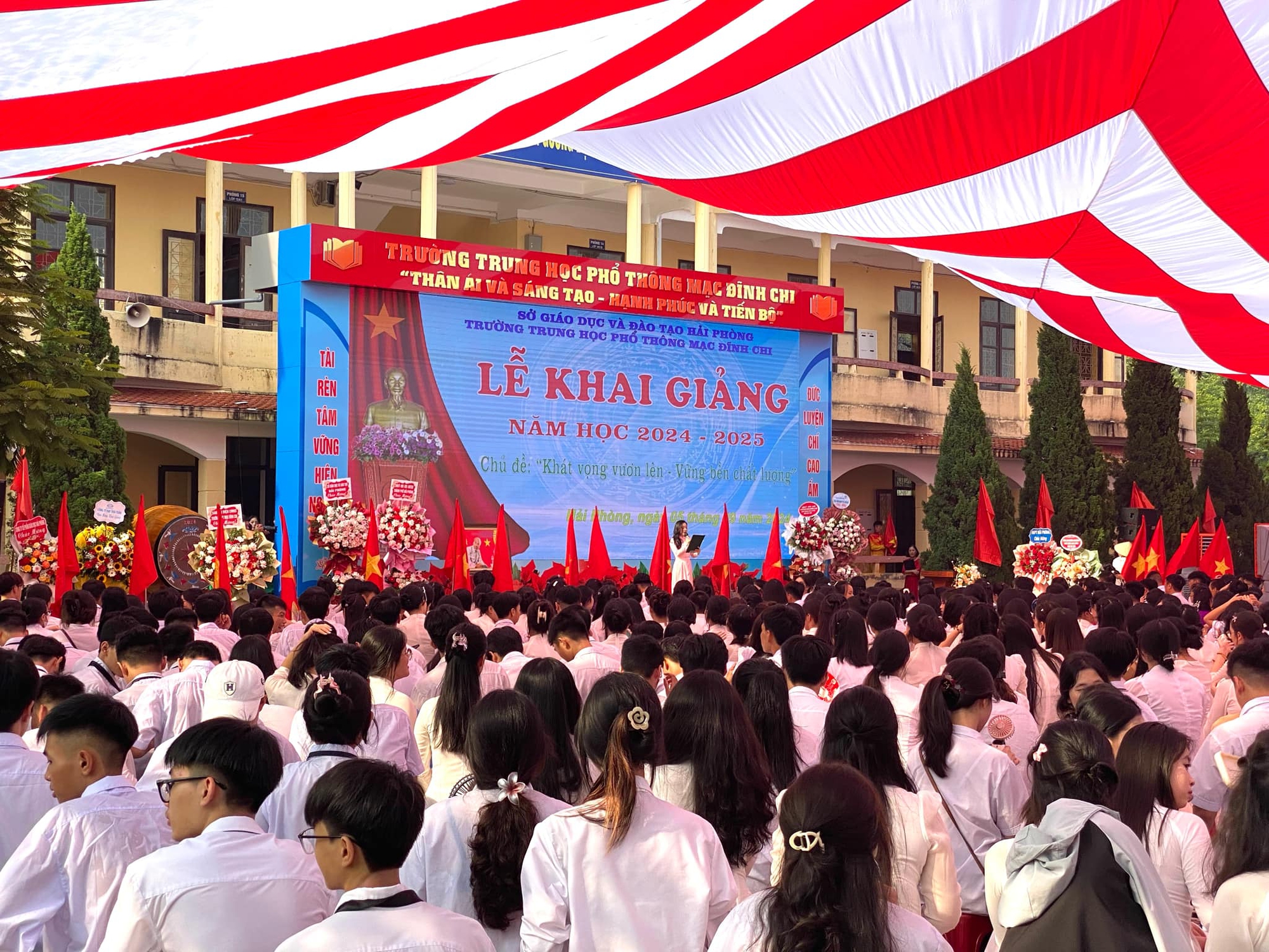 Xúc động bài diễn văn khai giảng năm học mới của thầy hiệu trưởng với lời khuyên: Học làm người để sống hạnh phúc- Ảnh 3.