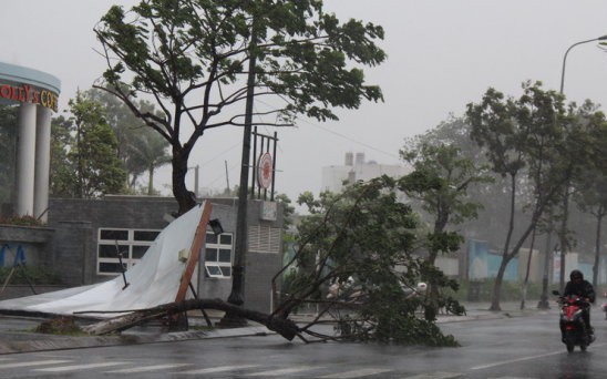 Vài phút nữa, bão đổ bộ trực tiếp vào đất liền, thời gian bão số 3 gây mưa gió mạnh nhất ở Hà Nội?- Ảnh 2.