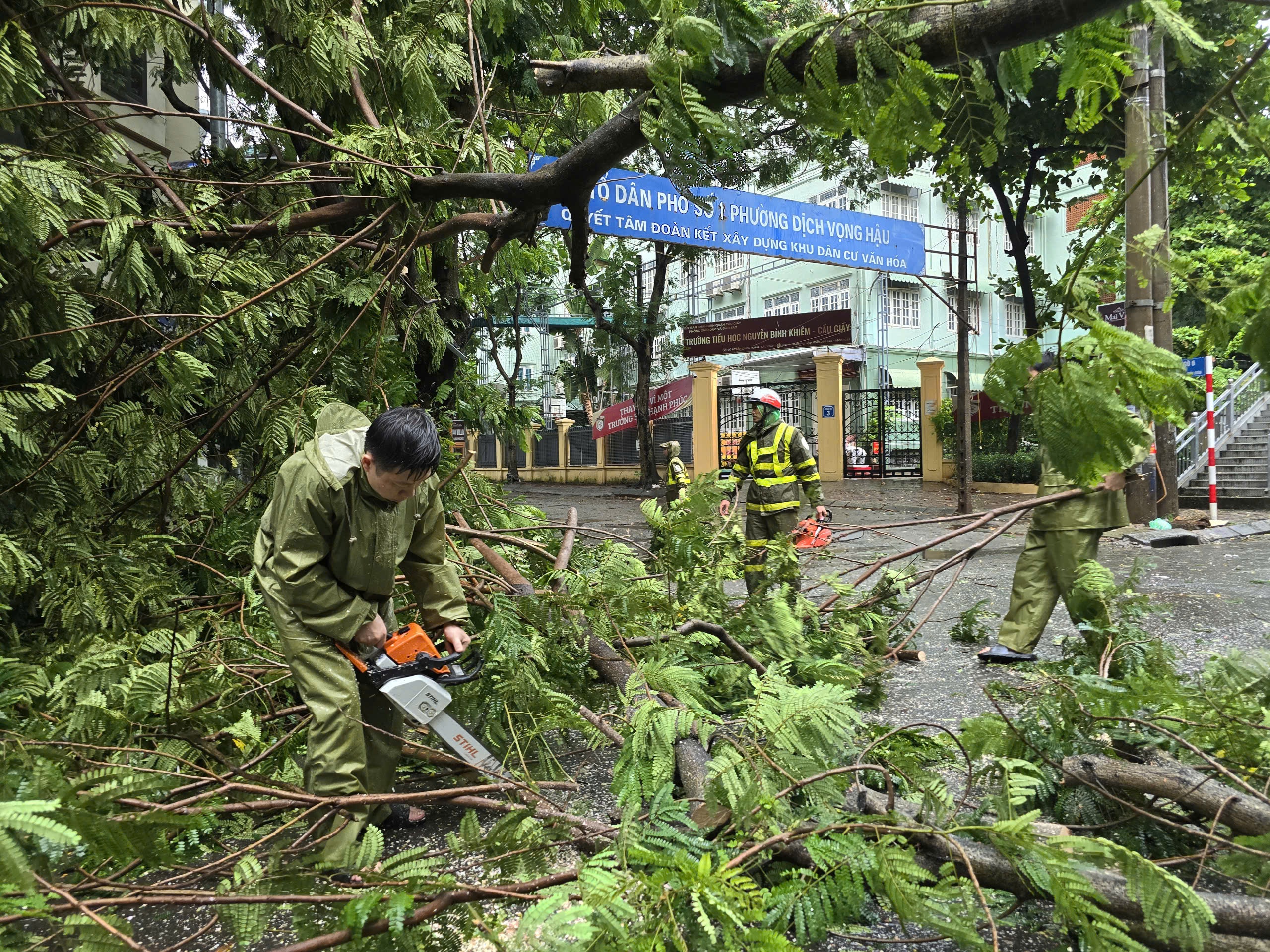 Cập nhật bão Yagi ngày 7/9: Hải Phòng, Quảng Ninh mất điện diện rộng khi bão đổ bộ vào - Ảnh 12.