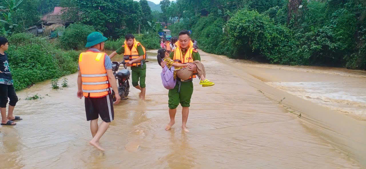 Phú Thọ ra báo động 3 sông Bứa, dồn sức dồn lực khắc phục hậu quả bão số 3 - Ảnh 5.