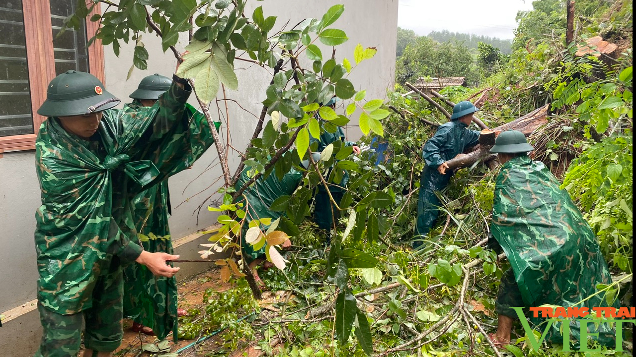 BĐBP Sơn La: Huy động lực lượng giúp dân khắc phục hậu quả báo số 3 - Ảnh 1.