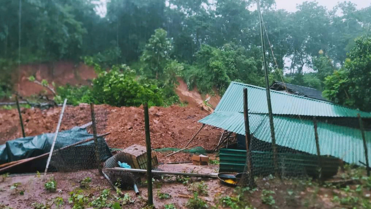 Mưa lớn gây ra lũ quét, sạt lở, ngập úng nhiều nơi trên địa bàn tỉnh Sơn La - Ảnh 1.