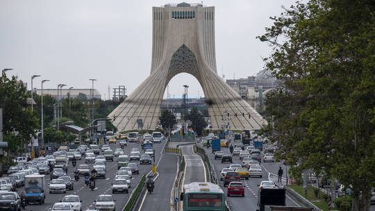 Tân Tổng thống Iran bất ngờ muốn chuyển thủ đô ra khỏi Tehran, vì sao? - Ảnh 1.