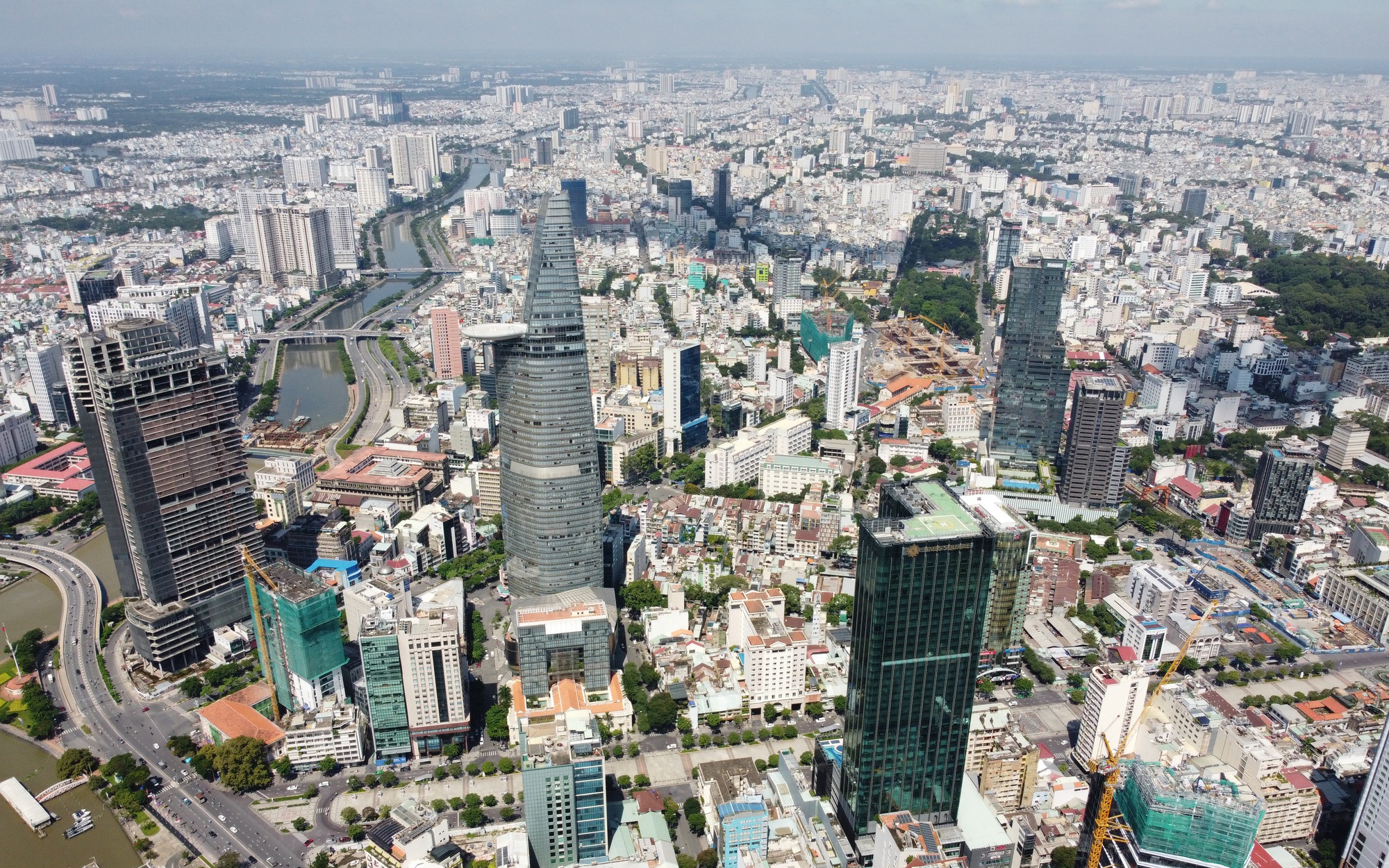 Giá nhà bình quân ở TP.HCM lên đến 9,39 tỷ đồng/căn: HoREA kiến nghị đề xuất mới, bổ sung nguồn cung - Ảnh 2.