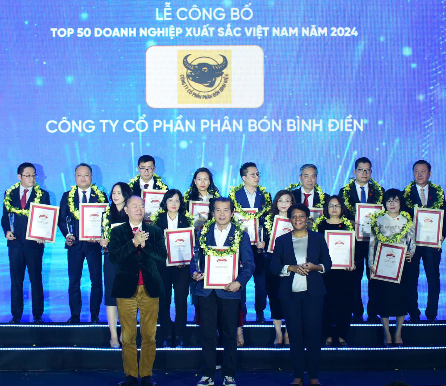 Phân bón Bình Điền tiếp tục đạt danh hiệu “Top 50 doanh nghiệp xuất sắc nhất Việt Nam năm 2024” - Ảnh 1.