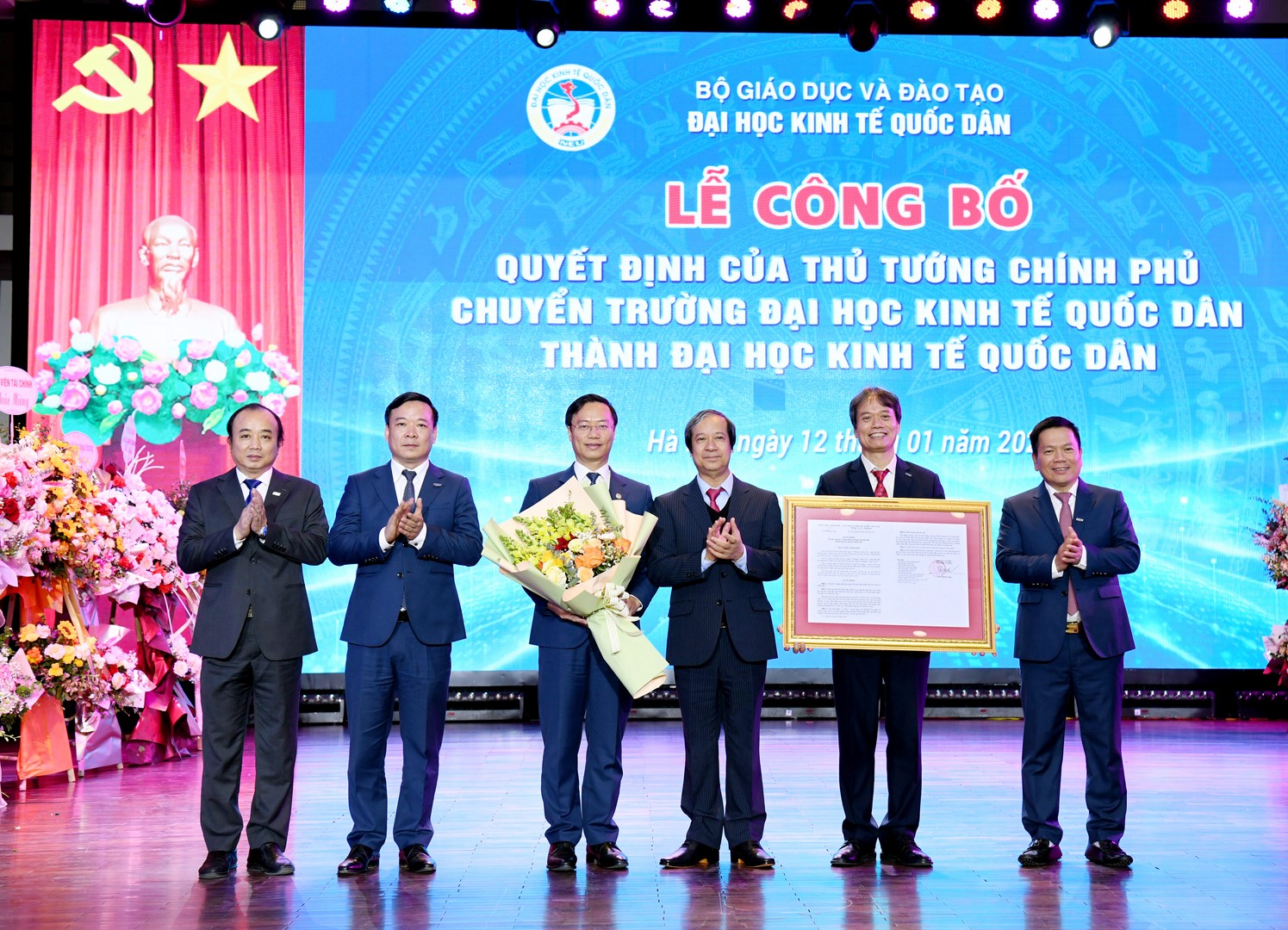 Chuyển từ trường đại học sang đại học, Chủ tịch hội đồng và Giám đốc Đại học Kinh tế Quốc dân là ai?- Ảnh 1.