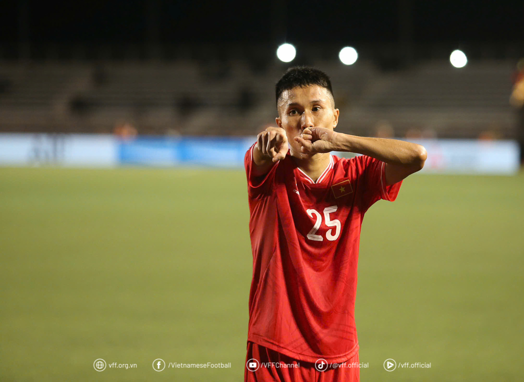 Vợ Doãn Ngọc Tân: "Sau ASEAN cup chồng tôi nhận được sự yêu thương từ khán giả" - Ảnh 1.