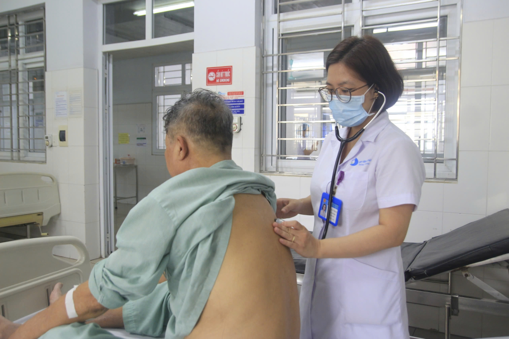 Trời thay đổi nhiệt độ liên tục, người hen phế quản phải lưu ý điều này- Ảnh 2.