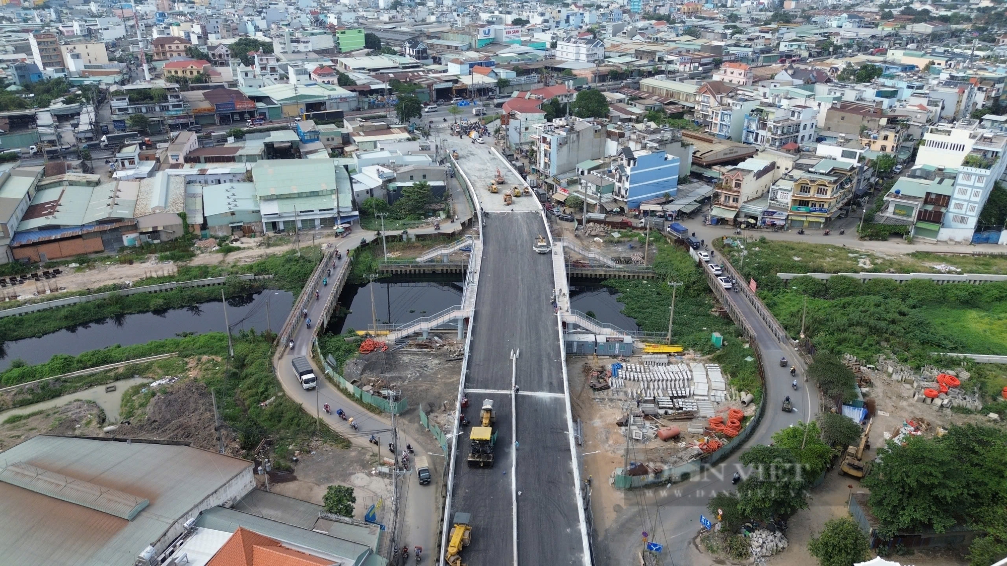 Hết vướng, cầu trăm tỷ ở cửa ngõ phía Tây TP.HCM hiện thế nào?- Ảnh 1.