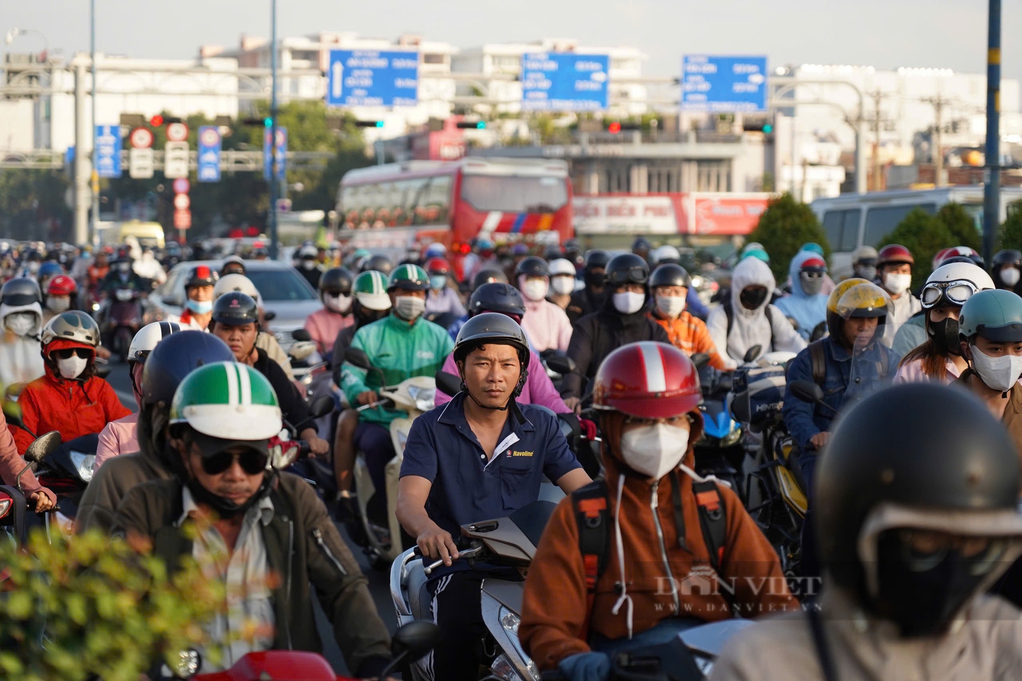 Lo ngay ngáy sẽ đứt hàng, giá tăng vì kẹt xe khắp nơi - Ảnh 3.