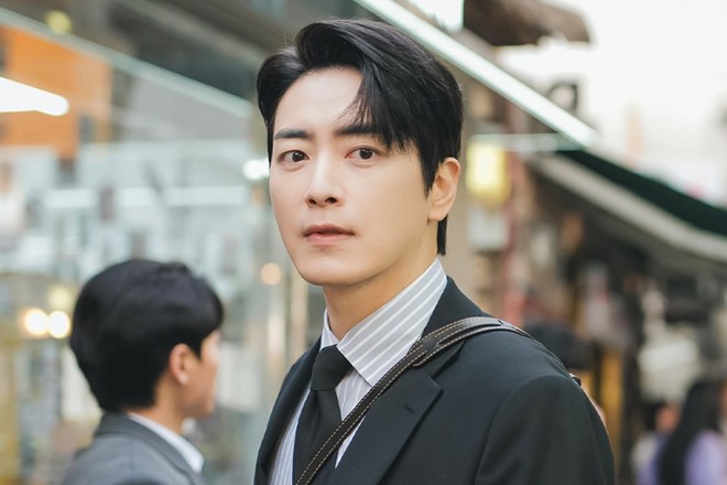 Phim của Lee Joon Hyuk, Han Ji Min vướng ồn ào vì đạo diễn - Ảnh 1.