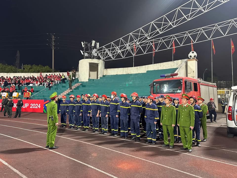 “Chảo lửa” Việt Trì sẵn sàng cho trận chung kết “trong mơ” Việt Nam-Thái Lan tối nay- Ảnh 4.