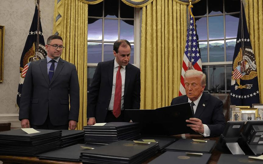 Ông Donald Trump nhậm chức: Việt Nam có thể thoát nguy cơ thuế quan, đón cơ hội mới? - Ảnh 2.