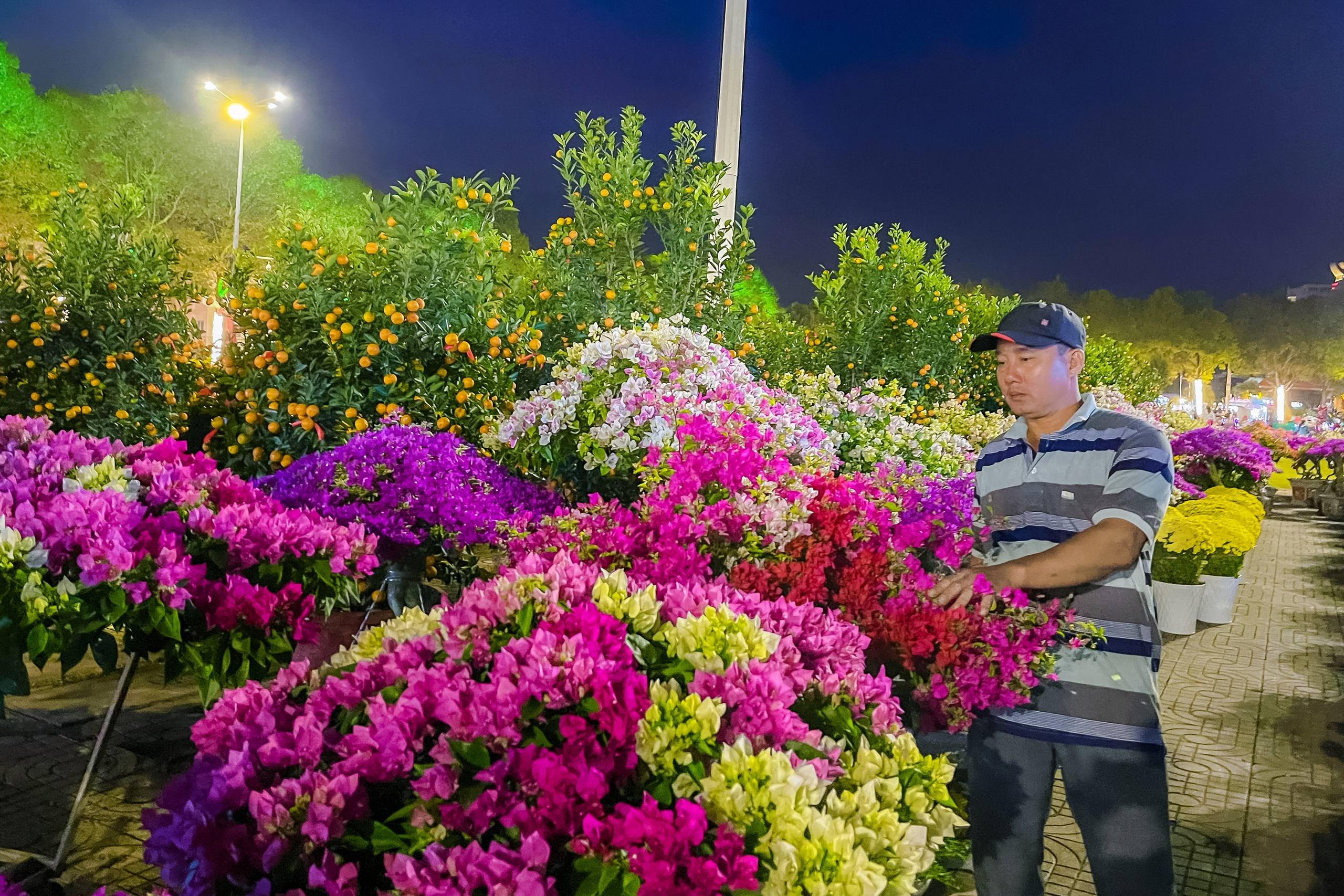 Tieu Thuong revealed that the little people know about the traditional flower business in the Lunar New Year- Photo 2.