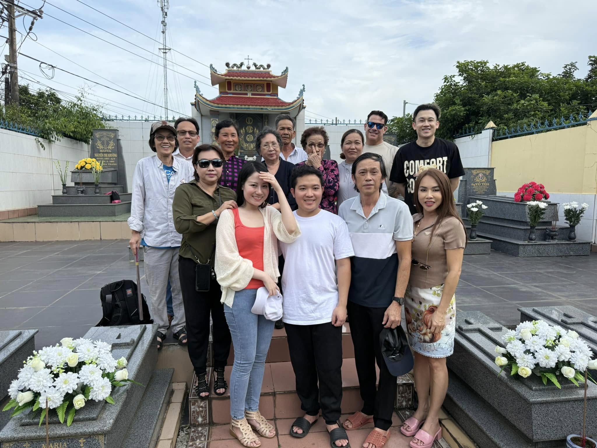 Hoài Linh quyết không chịu thua Đàm Vĩnh Hưng, "tiện tay" trang hoàng đường phố cho cả xóm đón Tết? - Ảnh 5.