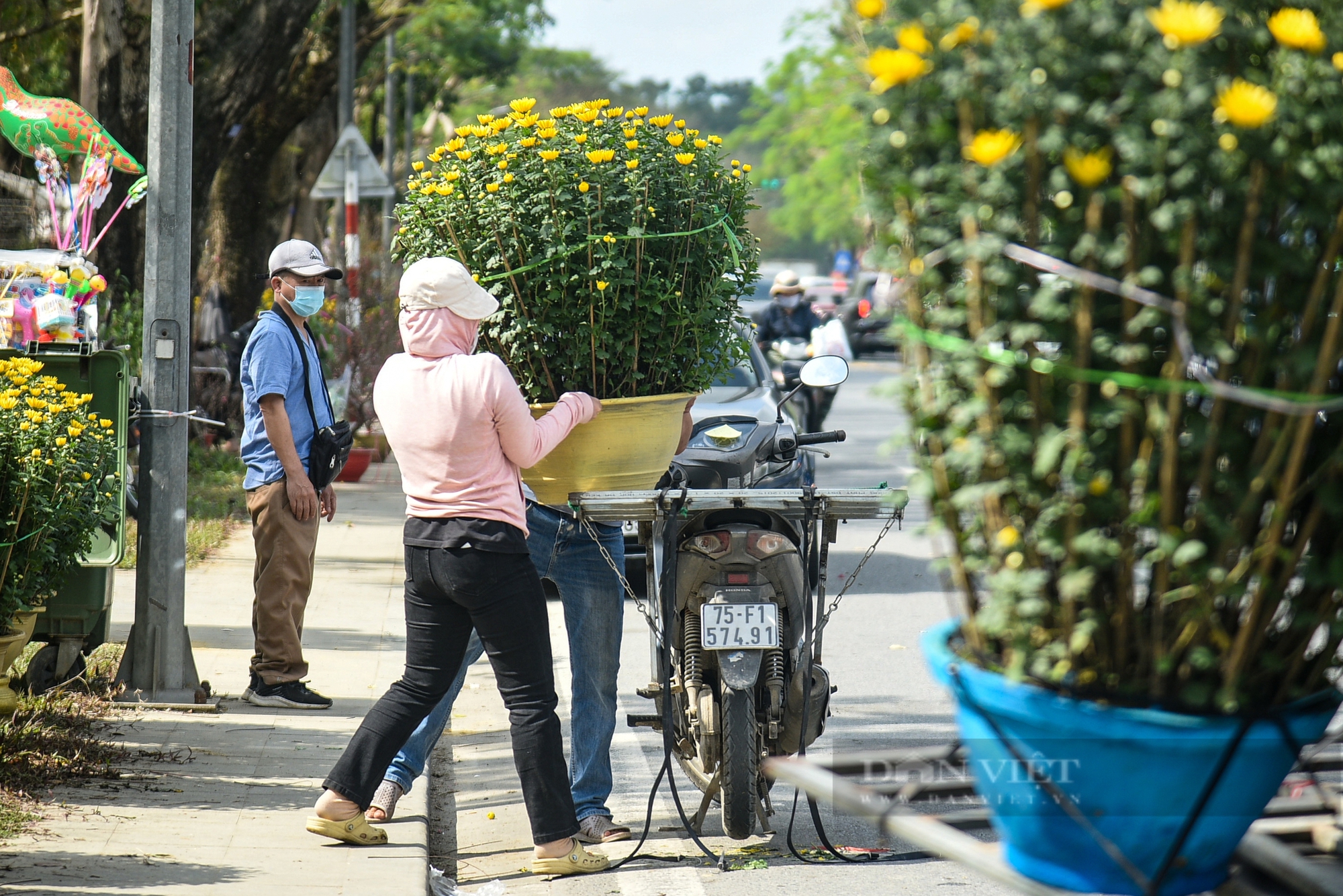 Huế: Kiếm bội tiền từ nghề 