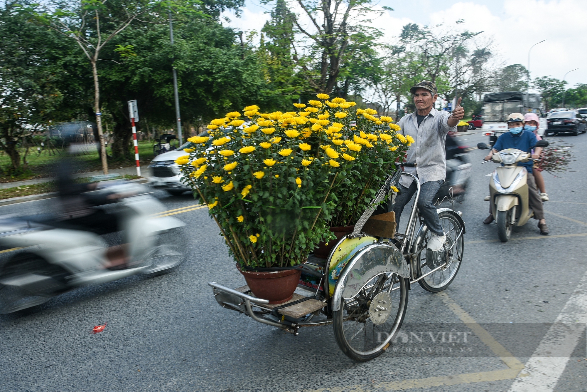 Huế: Kiếm bội tiền từ nghề 