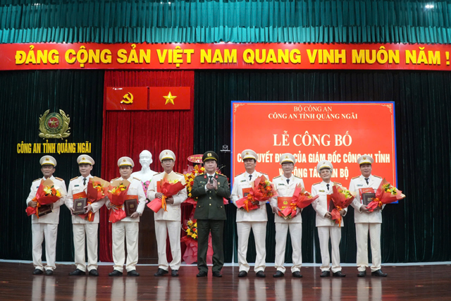 1 lãnh đạo sở xin nghỉ hưu trước tuổi, thay đổi nhiều nhân sự lãnh đạo thuộc công an Quảng Ngài- Ảnh 4.