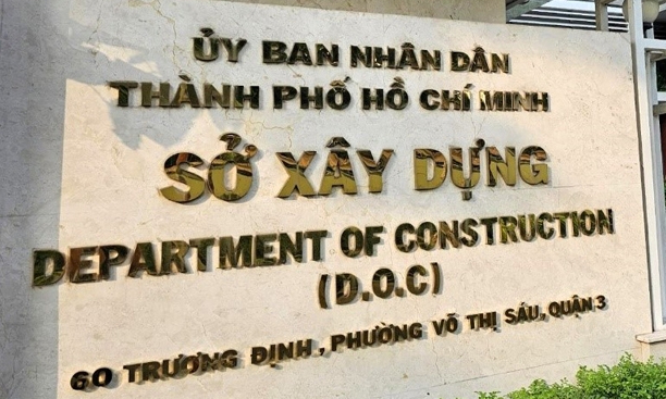 Bắt 2 chuyên viên thuộc Sở Xây dựng TP.HCM - Ảnh 1.