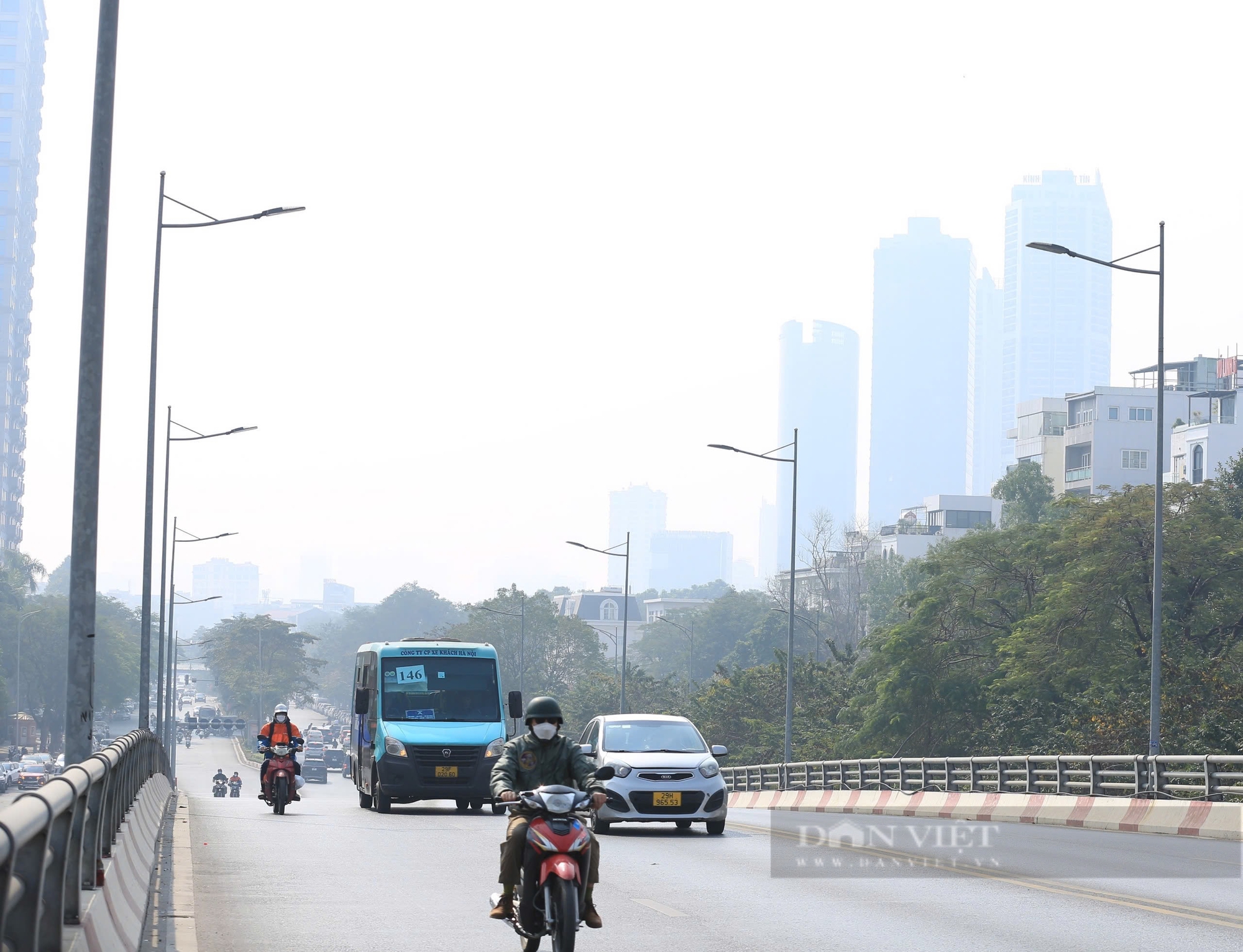 Hà Nội: "Ra đường hít thở độc hại bằng 2 bao thuốc lá"- Ảnh 2.