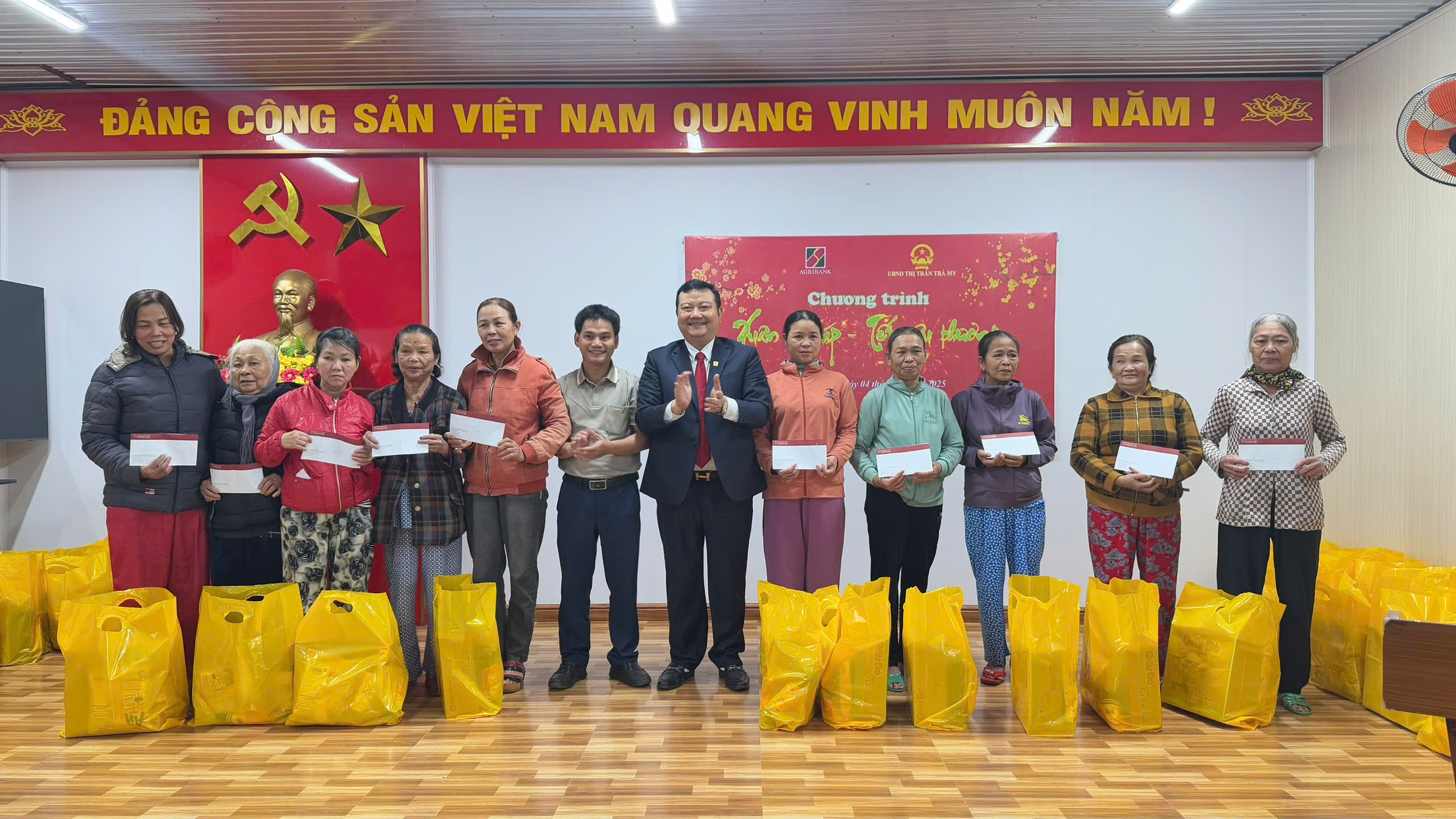 Tết đến sớm với người nghèo Quảng Nam- Ảnh 11.