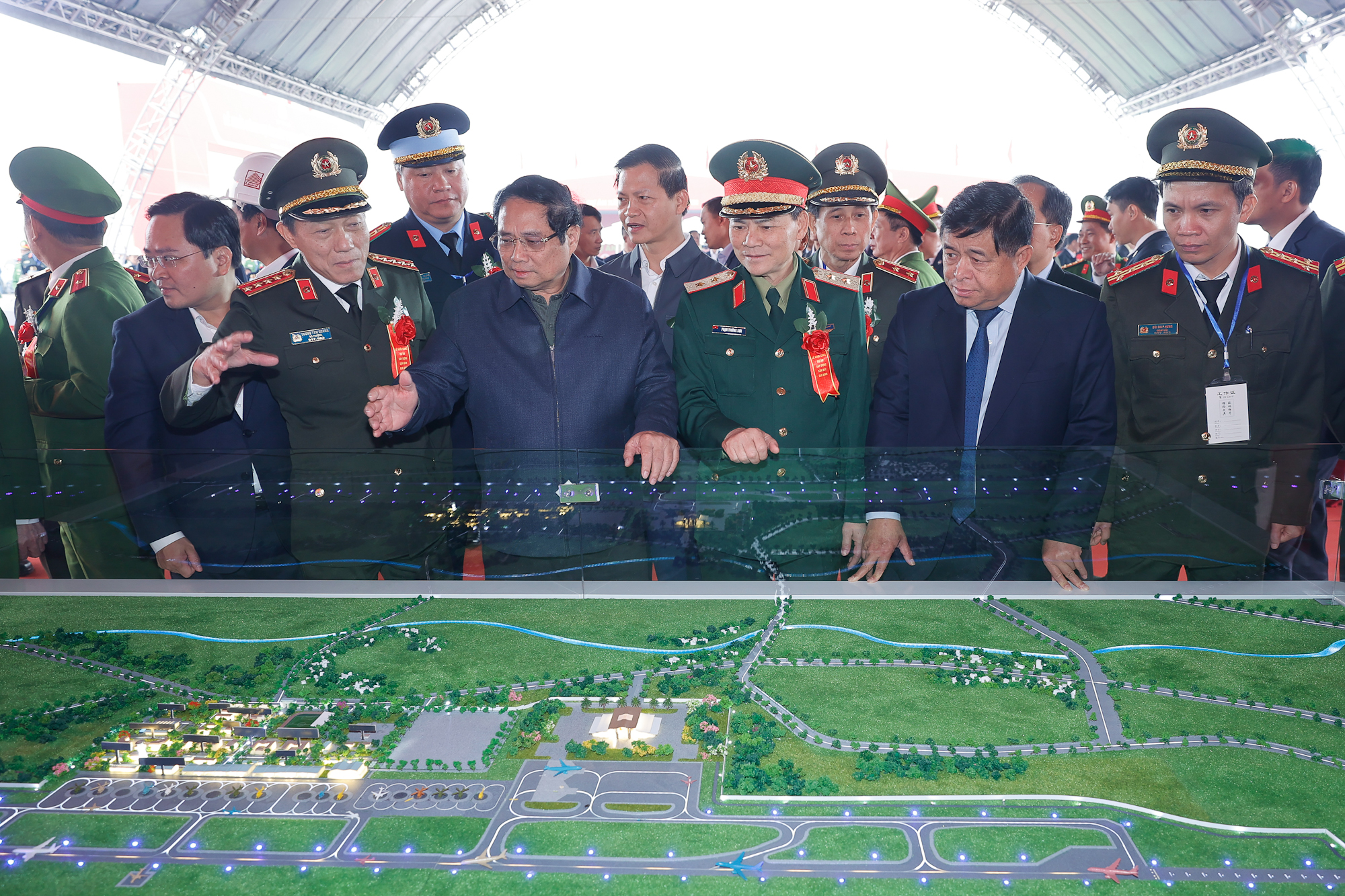 Lý do tỉnh Bắc Ninh muốn hình thành Cảng hàng không Gia Bình từ sân bay chuyên dùng của Bộ Công an - Ảnh 2.