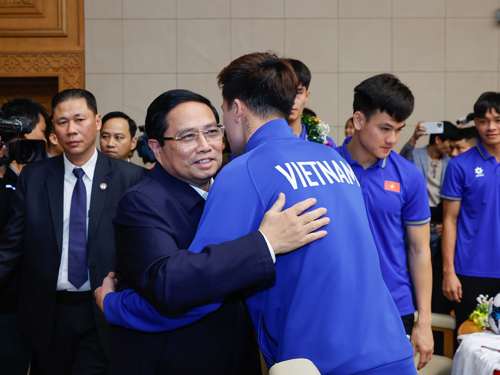 Thủ tướng: Bóng đá Việt Nam phải vô địch châu Á và dự World Cup - Ảnh 2.