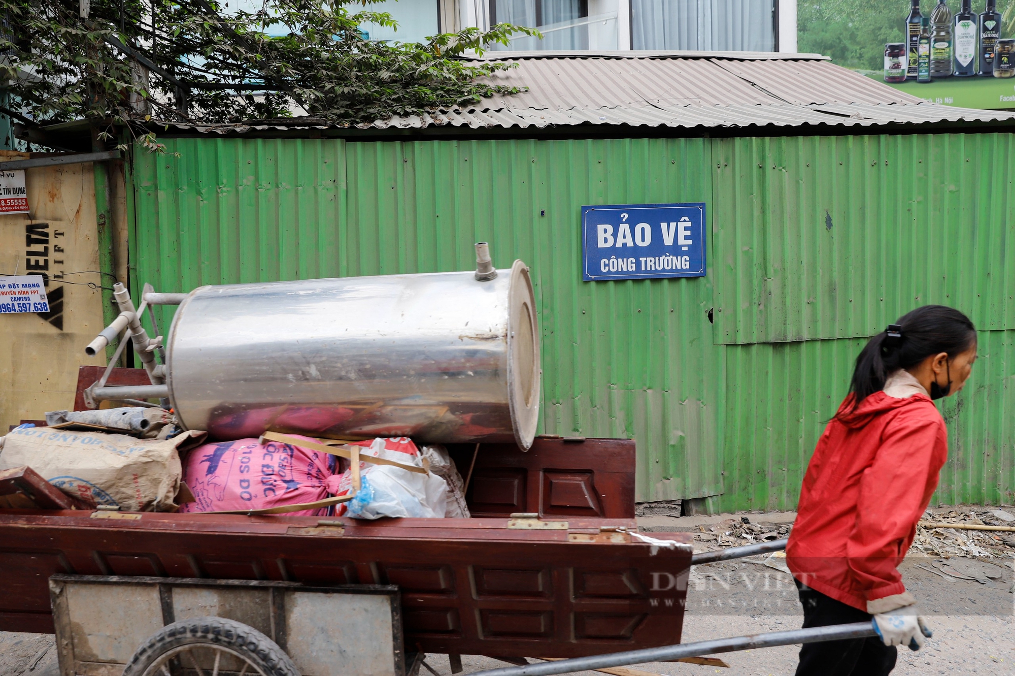 "Treo" hàng chục năm, dự án mở đường giữa trung tâm Hà Nội thành điểm tập kết rác thải- Ảnh 8.