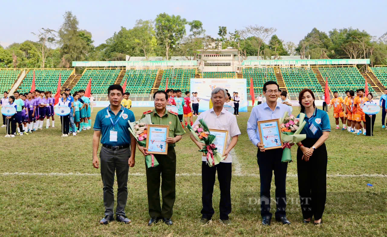 Agribank đồng hành cùng giải bóng đá Thanh Niên sinh viên Việt Nam lần III - 2025 cúp THACO- Ảnh 3.