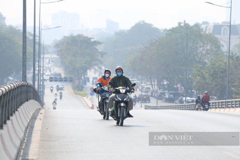 Hà Nội "báo động đỏ" về ô nhiễm không khí, liên tục đứng đầu thế giới có bất thường? - Ảnh 1.